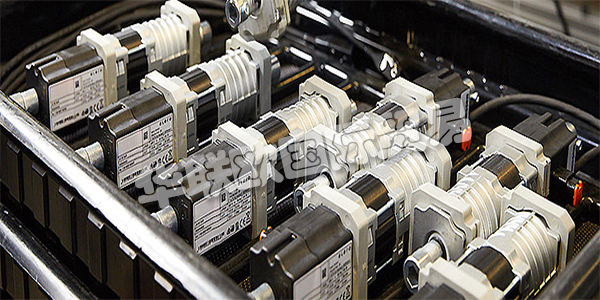 ELERO位于德國斯圖加特附近的Schlierbach，是卷簾門，防曬系統(tǒng)和卷簾門驅(qū)動和控制的領(lǐng)先制造商之一。