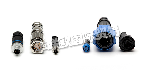 BULGIN被公認(rèn)為環(huán)保密封連接器和組件的領(lǐng)先制造商。Bulgin擁有超過(guò)95年的行業(yè)經(jīng)驗(yàn)，不斷創(chuàng)新和開(kāi)發(fā)產(chǎn)品和服務(wù)，以滿足其遍布各個(gè)市場(chǎng)的全球客戶群。