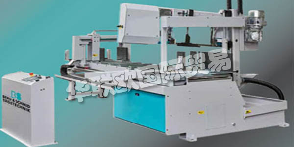 BERG&SCHMID的名字背后是一家由業(yè)主管理的公司，總部位于巴登 - 符騰堡州的雷塞克。Berg&Schmid成立于Wirtschaftswunder的早期，由Schmid家族經(jīng)營(yíng)了幾代人。