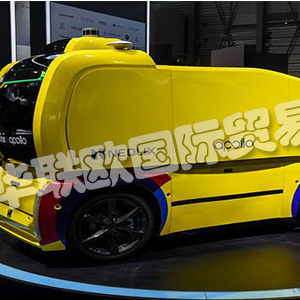 SmartFactoryJapan2019追加智能物流設備專區(qū)，擴大工廠自動化并吸引物流業(yè)。圖為發(fā)那科對外賓展示其物聯(lián)網(wǎng)體系技術