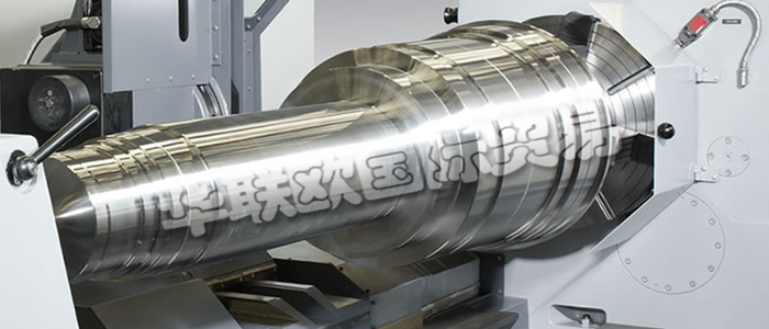 HERKULES車床是集100多年的機床制造經(jīng)驗、可靠性及應(yīng)用考量與最先進技術(shù)相結(jié)合的結(jié)果。HERKULES提供各種加工直徑和重量的重型車床，可完成工件直徑從幾厘米，重量幾公斤到直徑3米，重量400噸的加工任務(wù)。HERKULES可提供各種范圍的輥環(huán)高精度車削和修磨的解決方案。