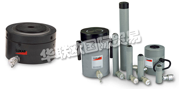 LUKAS是第一家開發(fā)用于救援作業(yè)的液壓切割設(shè)備的供應(yīng)商。這為整個行業(yè)奠定了基礎(chǔ)。如今，LUKAS團隊孜孜以求，以精準(zhǔn)，熱情的方式生產(chǎn)每一種產(chǎn)品。起重的材料需要移動時，或者工廠中的大型設(shè)備等在使用一段時間后需要檢修，檢修位置經(jīng)常出現(xiàn)在設(shè)備底端，這時就需要用液壓缸對設(shè)備先進(jìn)行頂升后才有足夠空間來檢修。LUKAS提供的液壓缸起重噸位最大至1100噸，可輕松應(yīng)對各種大型設(shè)備的頂升操作。下文為您介紹LUKAS氣缸。
